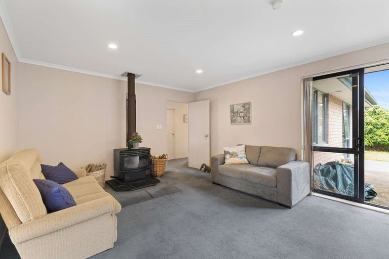 Photo of property in 15 Ernest Shackleton Place, Waiuku, 2123