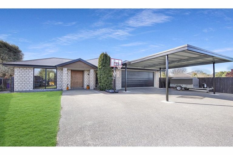 Photo of property in 42 Acacia Avenue, Rangiora, 7400