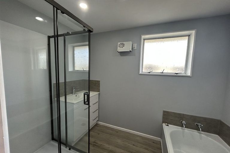 Photo of property in 2/19 Sturrocks Road, Redwood, Christchurch, 8051