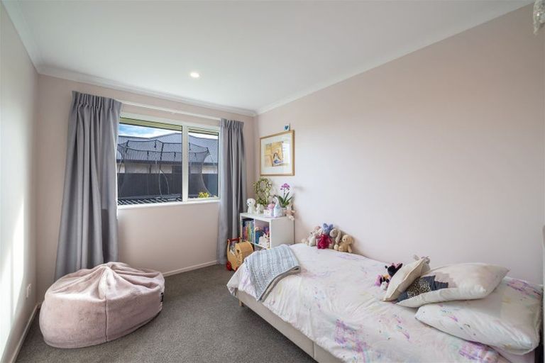 Photo of property in 39 Blue Jacket Drive, Halswell, Christchurch, 8025