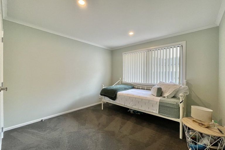 Photo of property in 12 Schooner Drive, Whitby, Porirua, 5024