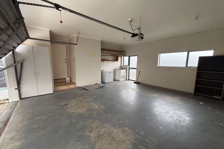 Photo of property in 2/15 Dunn Place, Farm Cove, Auckland, 2010