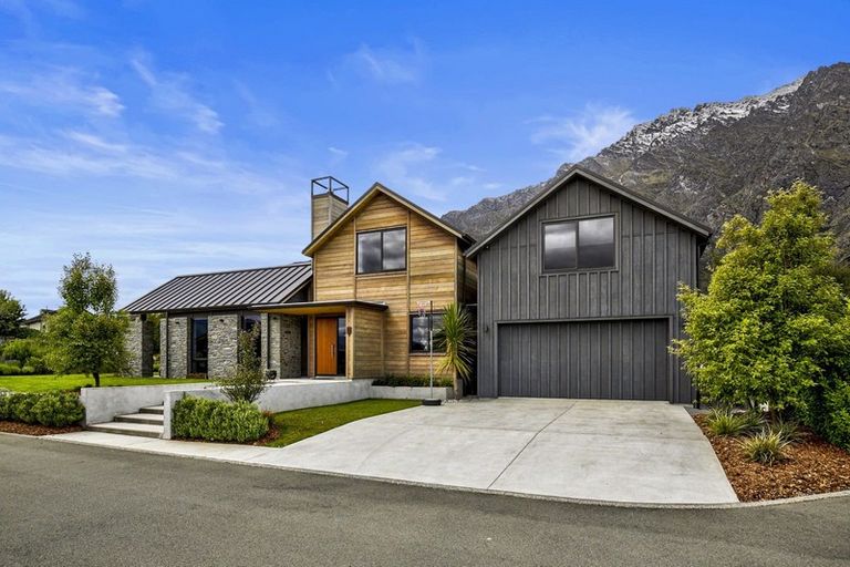 Photo of property in 11 Bretby Court, Jacks Point, Queenstown, 9371