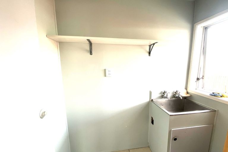 Photo of property in 2 Damson Place, Bucklands Beach, Auckland, 2012