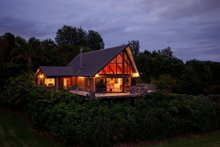 Photo of property in 2843b Tairua Whitianga Road, Kaimarama, Whitianga, 3591