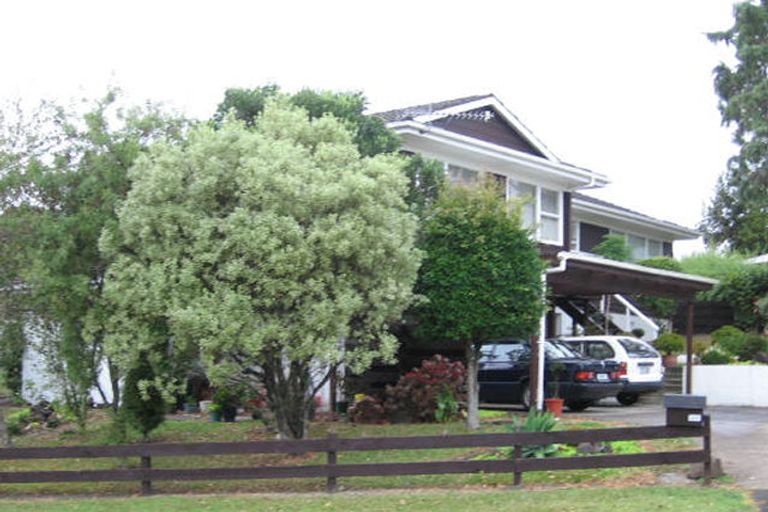 Photo of property in 126 Farquhar Road, Glendene, Auckland, 0602