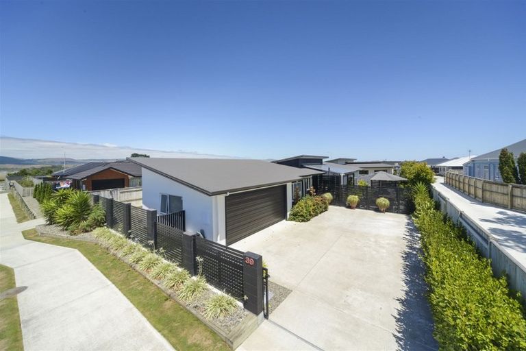 Photo of property in 39 James Line, Kelvin Grove, Palmerston North, 4414