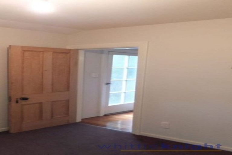 Photo of property in 30 Taupata Street, Redcliffs, Christchurch, 8081