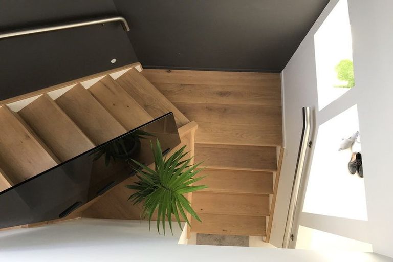 Photo of property in 3/28 Manly Esplanade, Browns Bay, Auckland, 0630