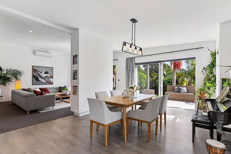 Photo of property in 104 Glendhu Road, Bayview, Auckland, 0629