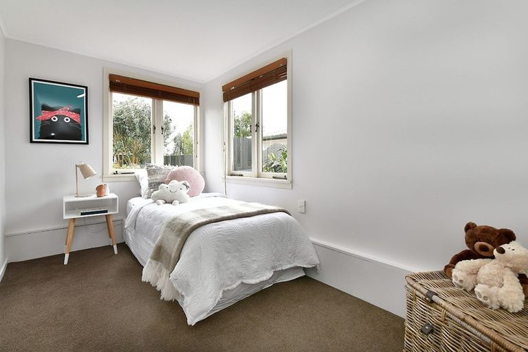 Photo of property in 10 Castleton Street, Birkdale, Auckland, 0626