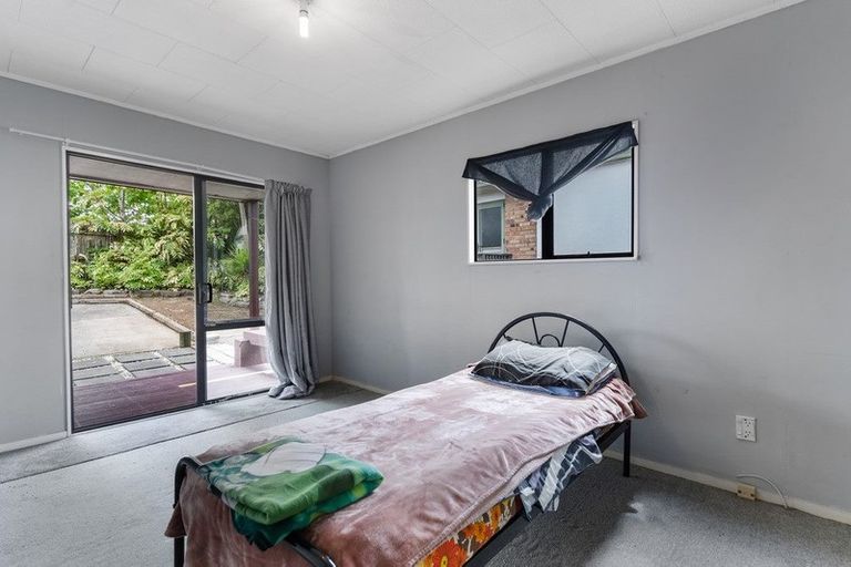 Photo of property in 76 Harmel Road, Glendene, Auckland, 0602