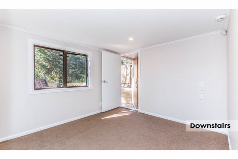 Photo of property in 104 Sunnyside Road, Sunnyvale, Auckland, 0612