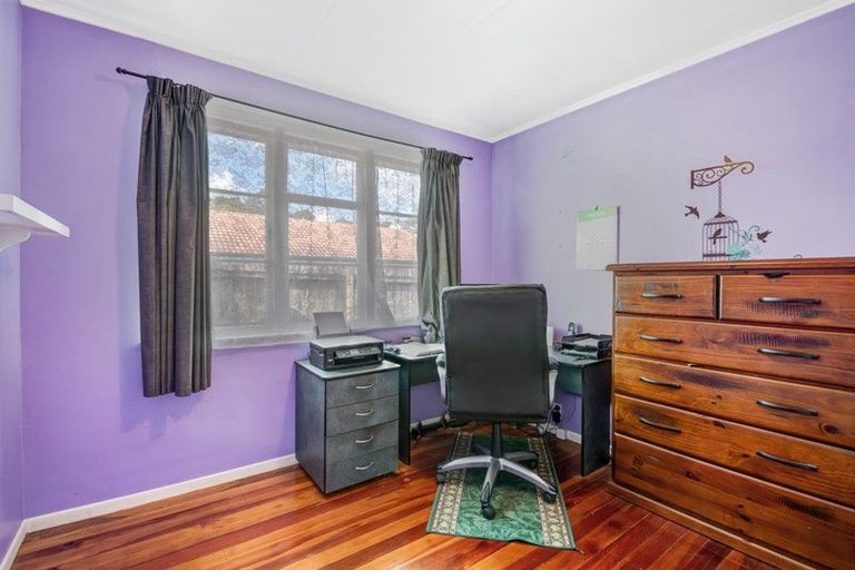 Photo of property in 22 Makiri Street, Helensville, 0800