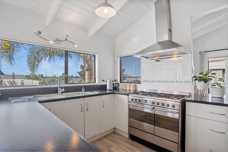 Photo of property in 124 Pepe Road, Tairua, 3508