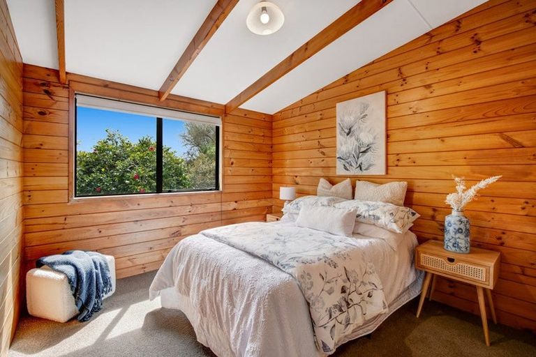 Photo of property in 22 Randal Place, Bayview, Auckland, 0629