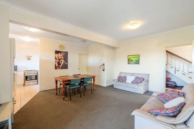 Photo of property in 40 Akoranga Drive, Northcote, Auckland, 0627