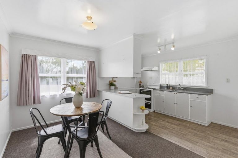 Photo of property in 3 Selwyn Street, Levin, 5510
