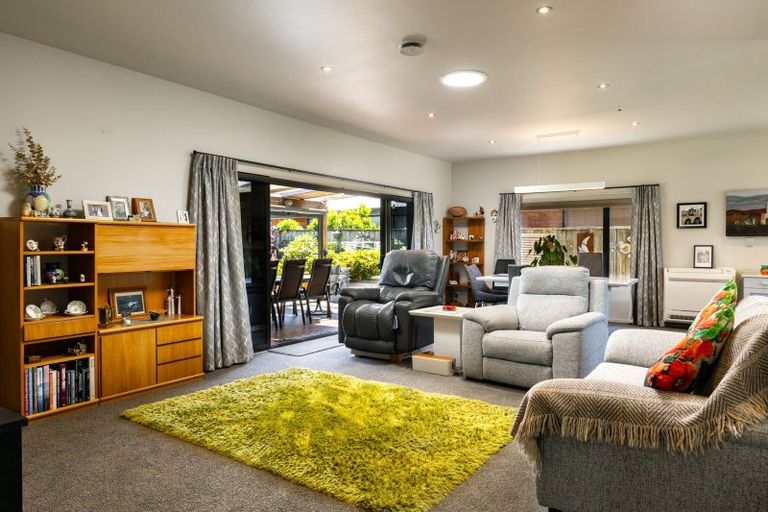 Photo of property in 17 Magnolia Drive, Springlands, Blenheim, 7201