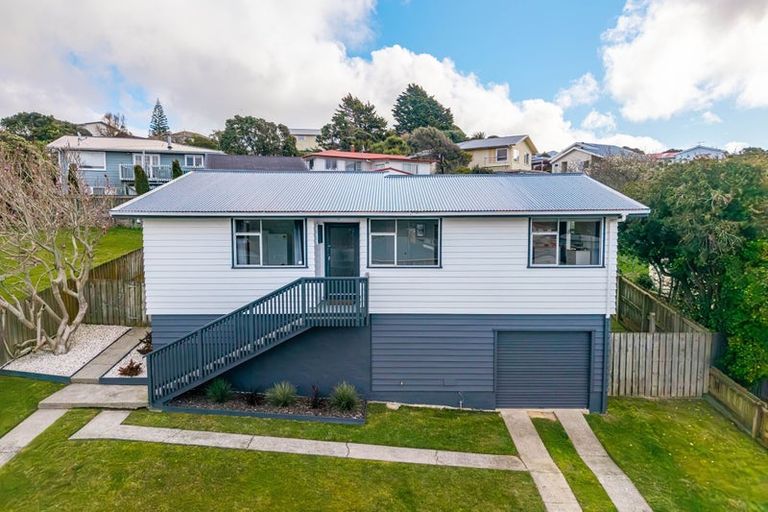 Photo of property in 3 Stipulate Place, Ascot Park, Porirua, 5024