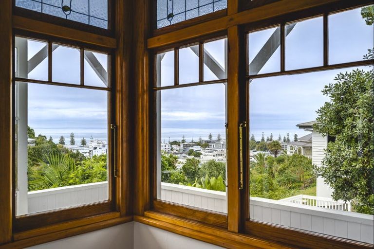 Photo of property in 11a Colenso Avenue, Hospital Hill, Napier, 4110