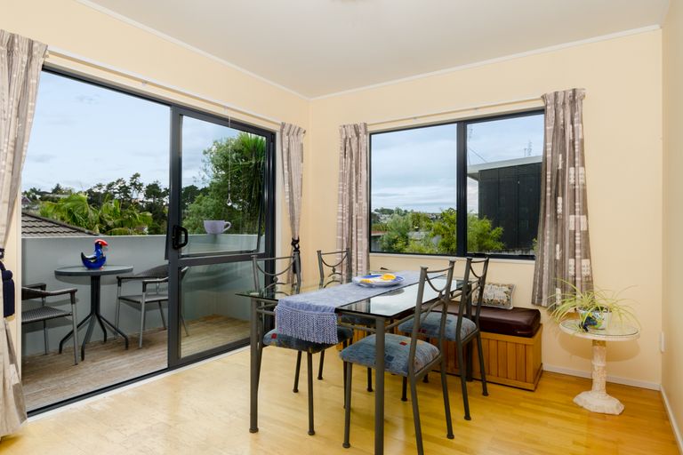 Photo of property in 46 Zefiro Drive, Massey, Auckland, 0614