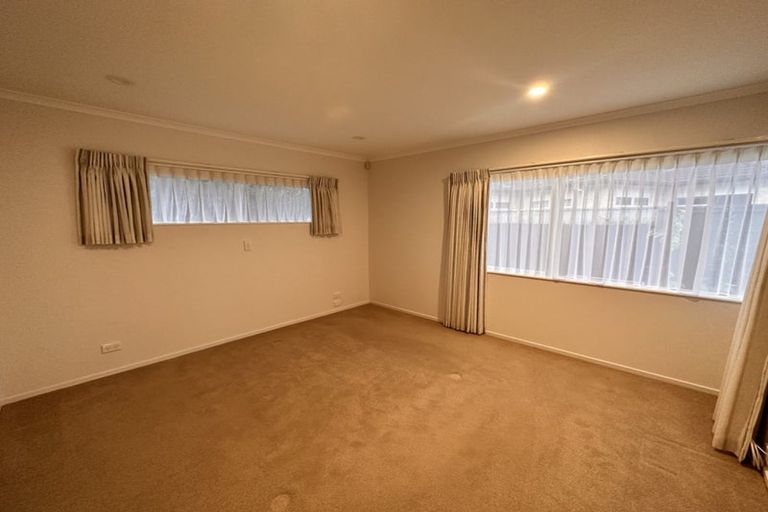 Photo of property in 18 Dan Tori Place, Orewa, 0931