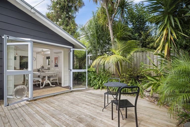 Photo of property in 2/71 Saddleback Rise, Murrays Bay, Auckland, 0630