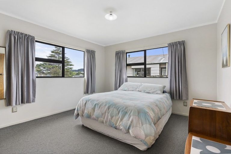 Photo of property in 118 Charleston Avenue, Whangamata, 3620