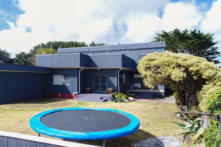 Photo of property in 32 Himatangi Street, Himatangi Beach, Foxton, 4891