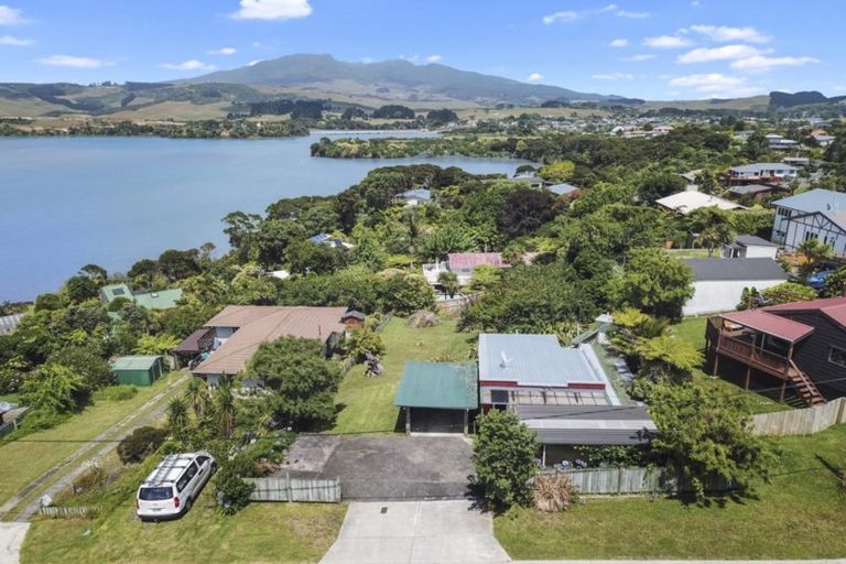 Photo of property in 15 Point Street, Raglan, 3225