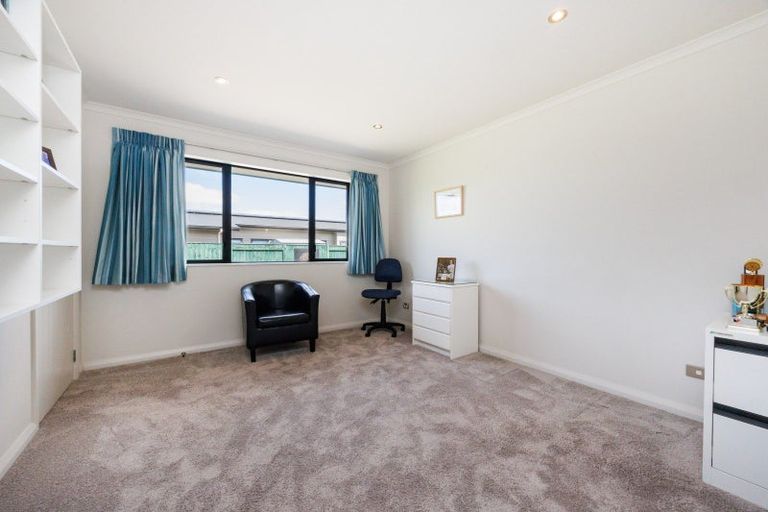 Photo of property in 54 Rosalie Terrace, Kelvin Grove, Palmerston North, 4414