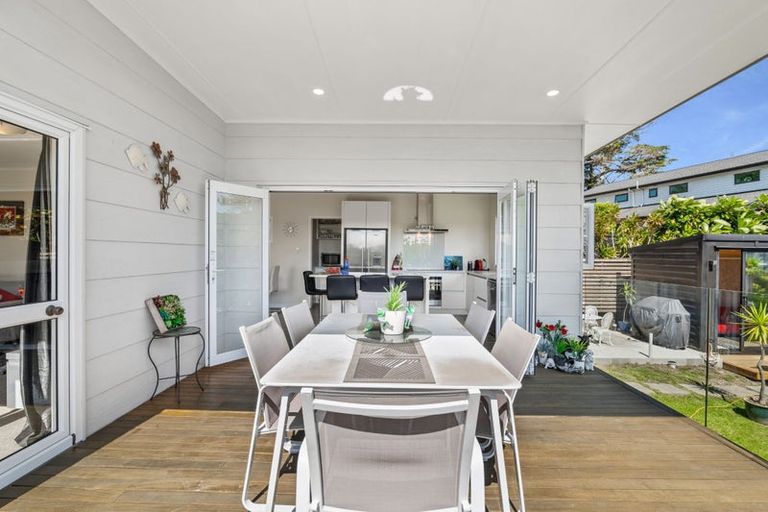 Photo of property in 52 Totara Road, Te Atatu Peninsula, Auckland, 0610