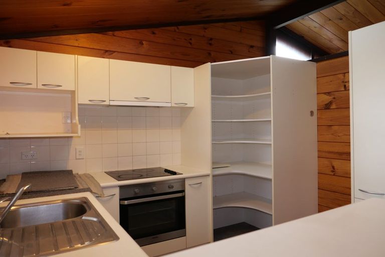 Photo of property in 7 Nugget Grove, Raumati Beach, Paraparaumu, 5032