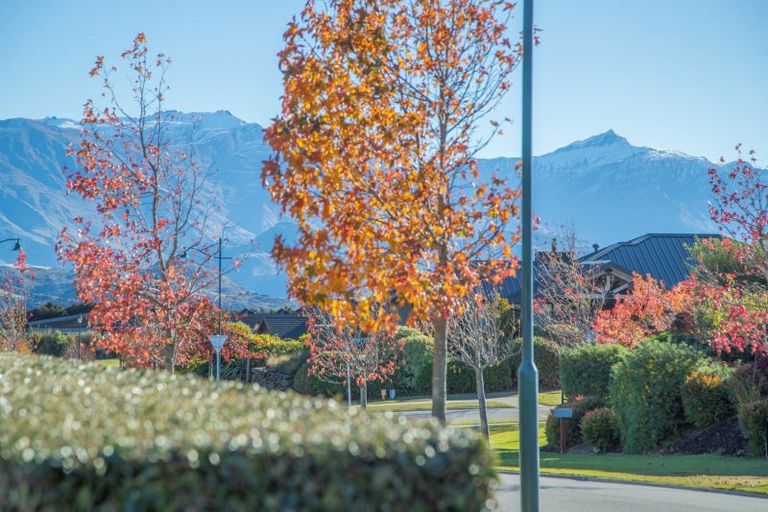 Photo of property in 36 Minaret Ridge, Wanaka, 9305