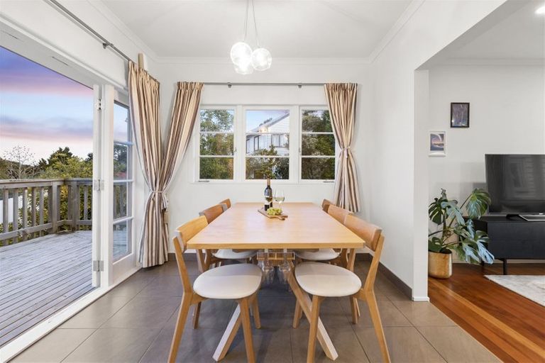 Photo of property in 77 West Harbour Drive, West Harbour, Auckland, 0618
