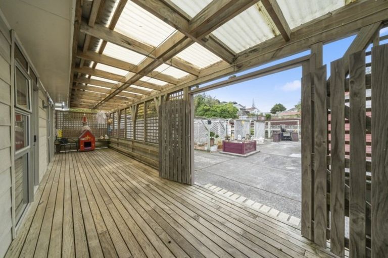 Photo of property in 4 Mawhare Street, Titahi Bay, Porirua, 5022
