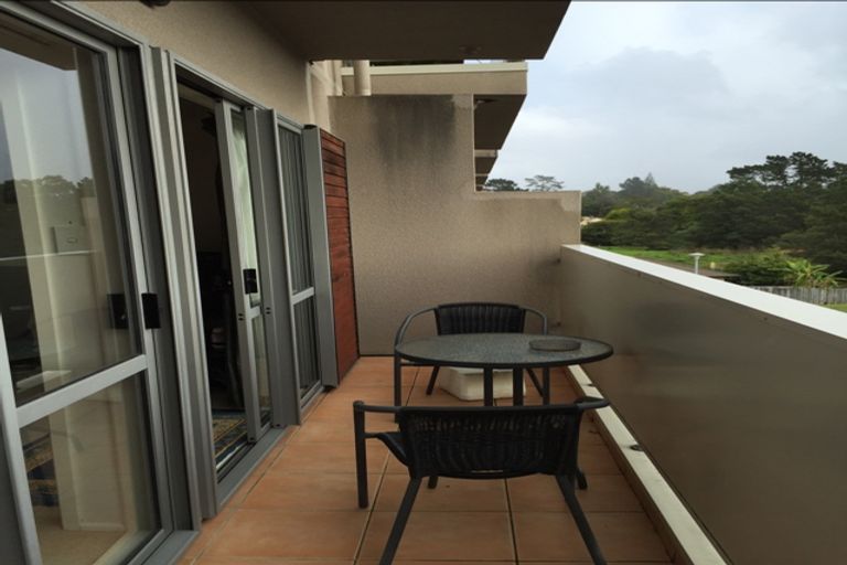 Photo of property in 4e/30 Westward Ho, Glen Eden, Auckland, 0602