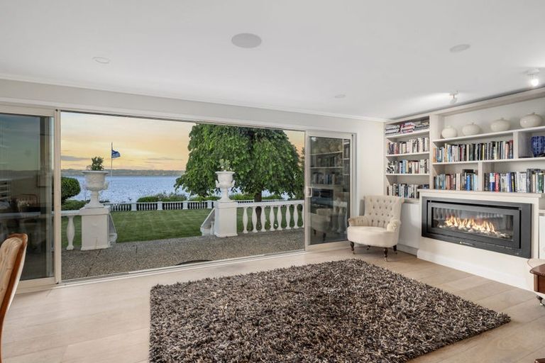 Photo of property in 15 Manahi Avenue, Kawaha Point, Rotorua, 3010