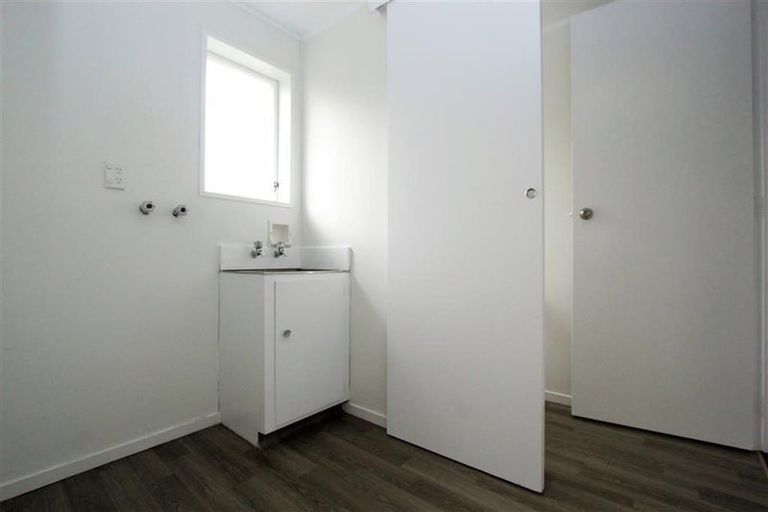 Photo of property in 16 Pickering Crescent, Chedworth, Hamilton, 3210