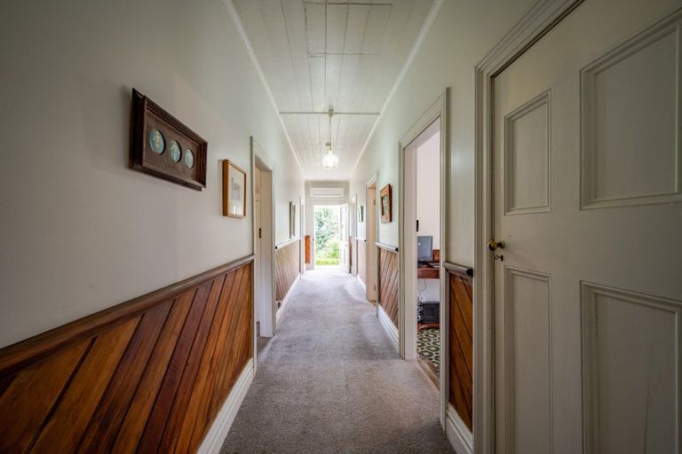 Photo of property in 16 Aubrey Street South, Akaroa, 7520