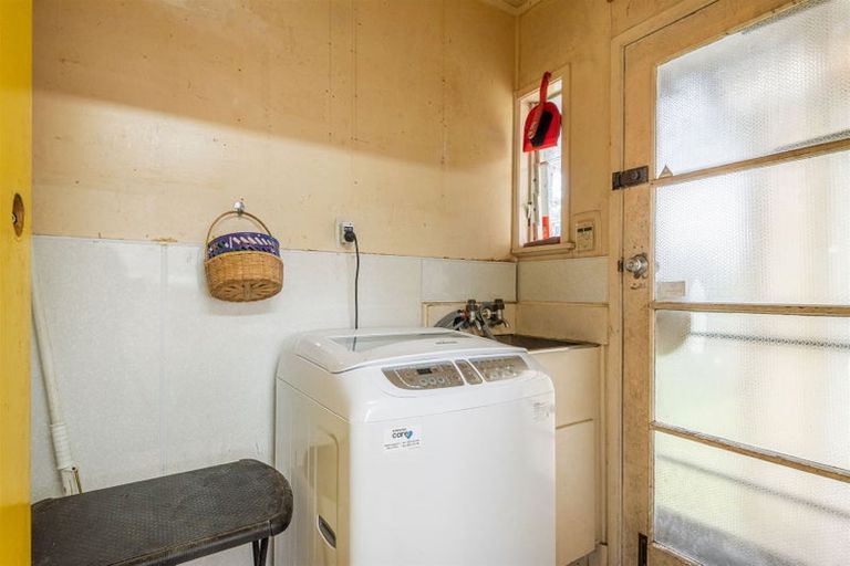 Photo of property in 1/22 Gladys Avenue, Glenfield, Auckland, 0629