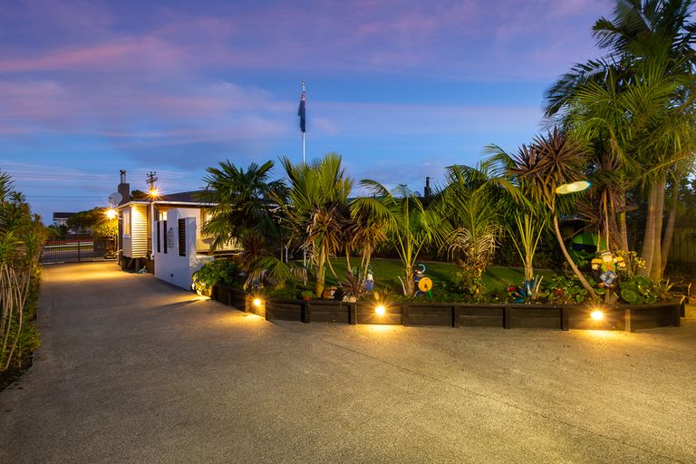 Photo of property in 44 Hepburn Road, Glendene, Auckland, 0602