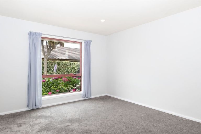 Photo of property in 99 Woodbury Street, Russley, Christchurch, 8042