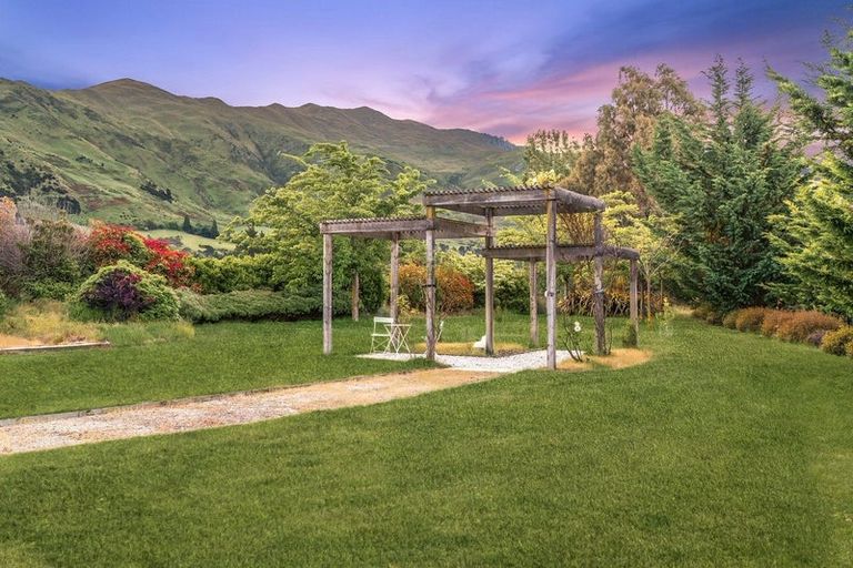 Photo of property in 23 Studholme Road, Wanaka, 9382
