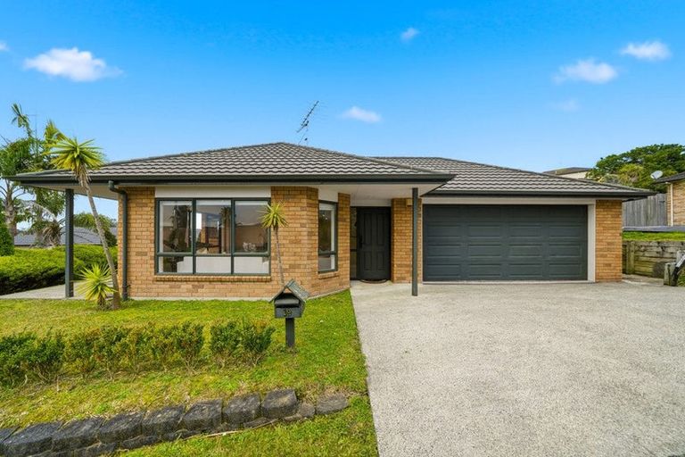 Photo of property in 19 Black Teal Close, Unsworth Heights, Auckland, 0632