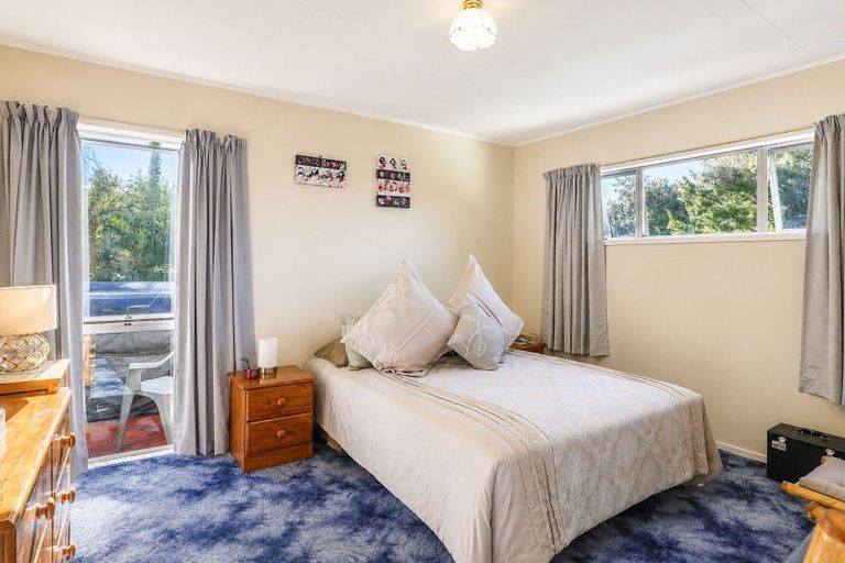 Photo of property in 96b Grand Vue Road, Kawaha Point, Rotorua, 3010
