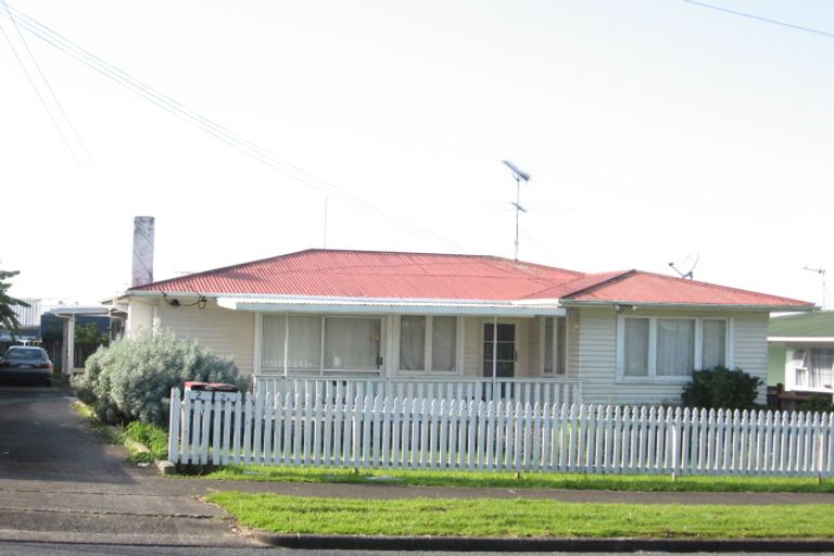 Photo of property in 2 Fields Road, Manurewa, Auckland, 2102
