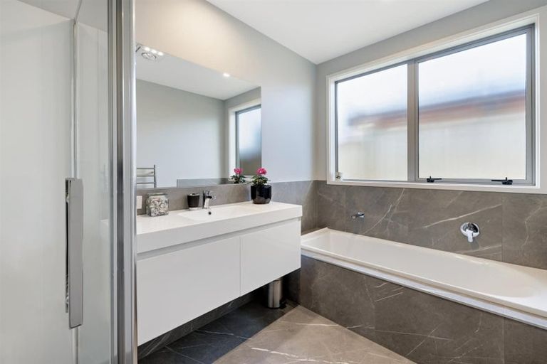 Photo of property in 69 The Boulevard, Papamoa Beach, Papamoa, 3118