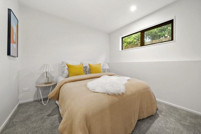 Photo of property in 6/1088 Beach Road, Torbay, Auckland, 0630
